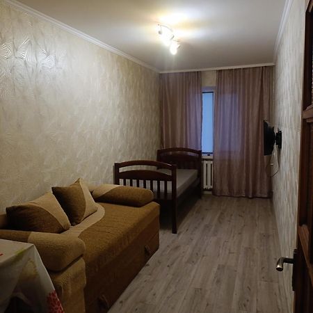 Apartments Near The Trinity Church On Dovzhenko Street,102 แชร์นีฮีฟ ภายนอก รูปภาพ